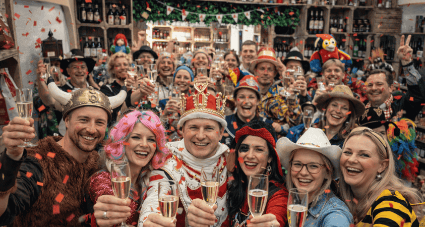 Rosenmontagszug 2027 live erleben in Köln direkt an der Breite Straße